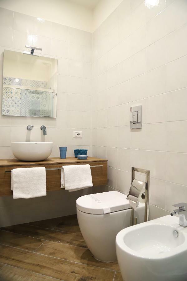 Ferienwohnung Domus Cordis Napoli Exterior foto