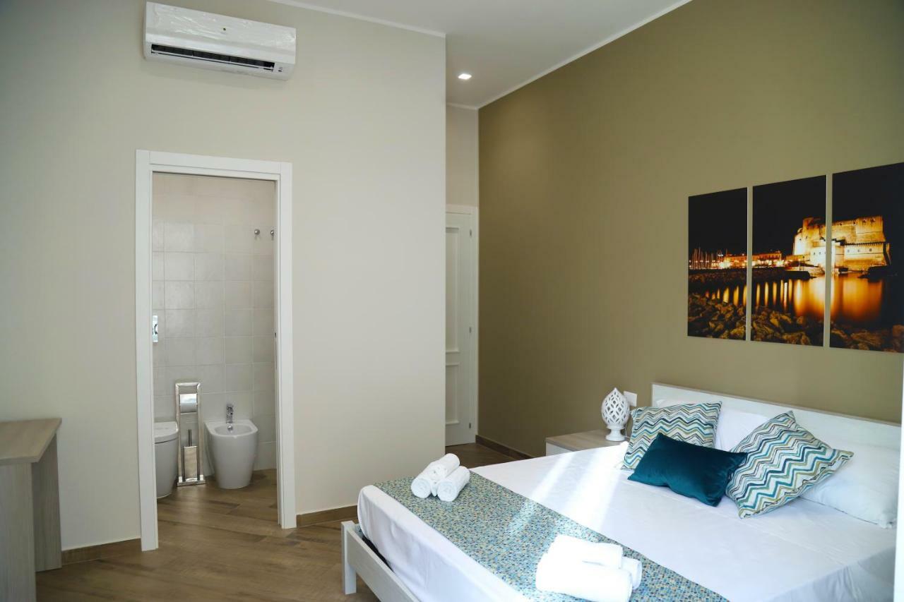 Ferienwohnung Domus Cordis Napoli Exterior foto